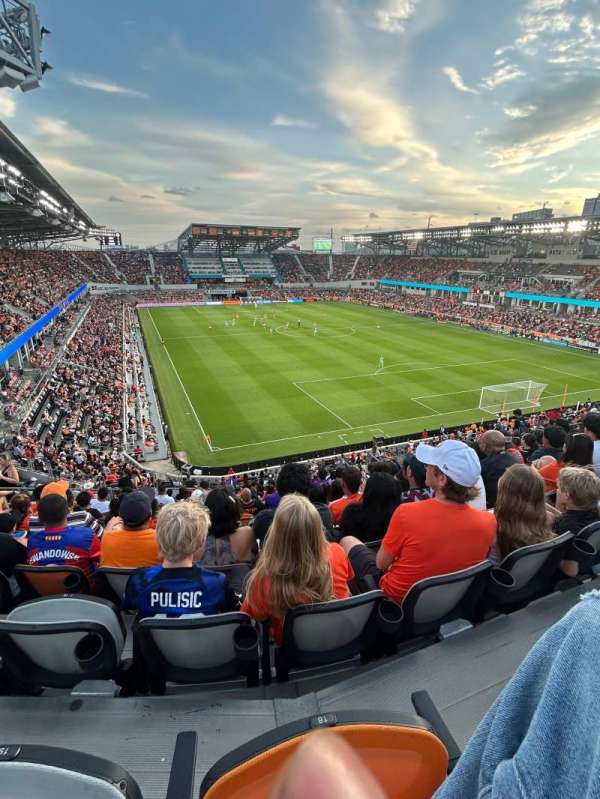 Shell Energy Stadium, section: 219, row: R, seat: 18