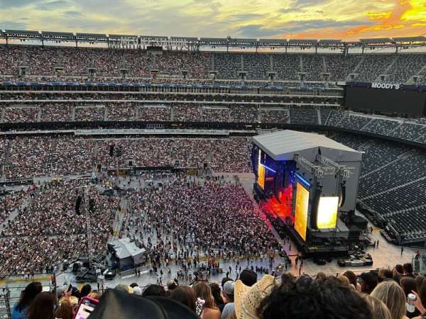 MetLife Stadium, section: 313, row: 15, seat: 19