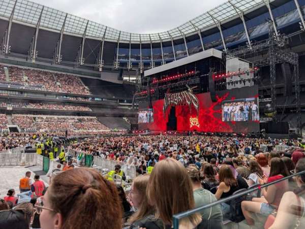 Tottenham Hotspur Stadium, section: 121, row: 7, seat: 662