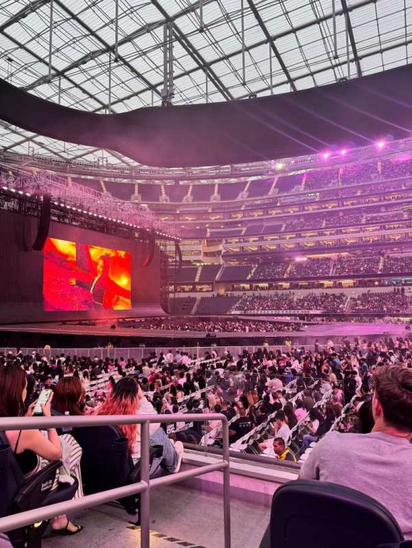 SoFi Stadium, section: VIP112, row: 4, seat: 18