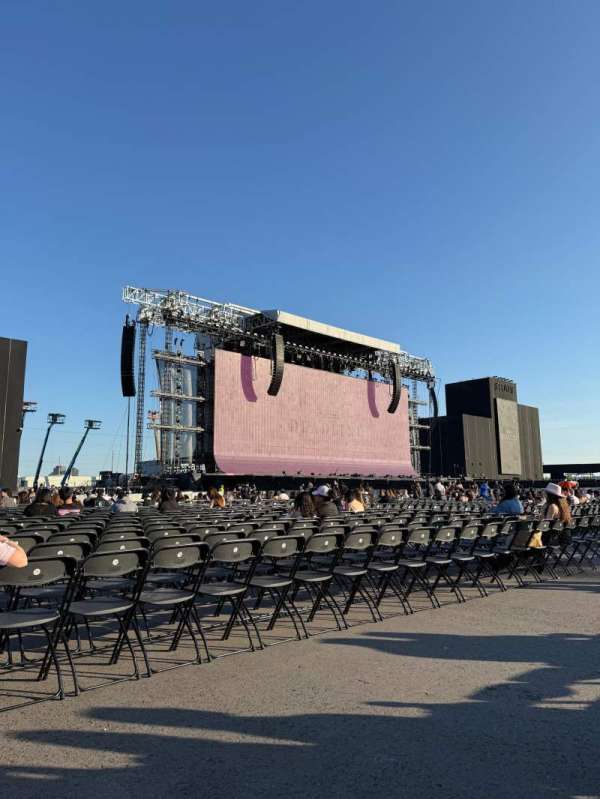 Rogers Stadium, section: B1, row: 1, seat: 23