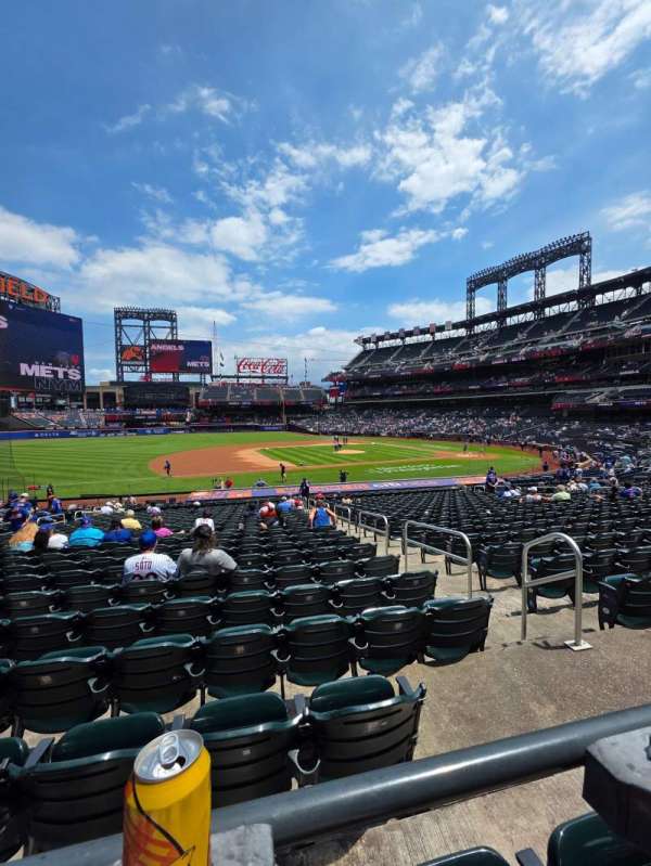 Citi Field, section: 123, row: 23, seat: 4