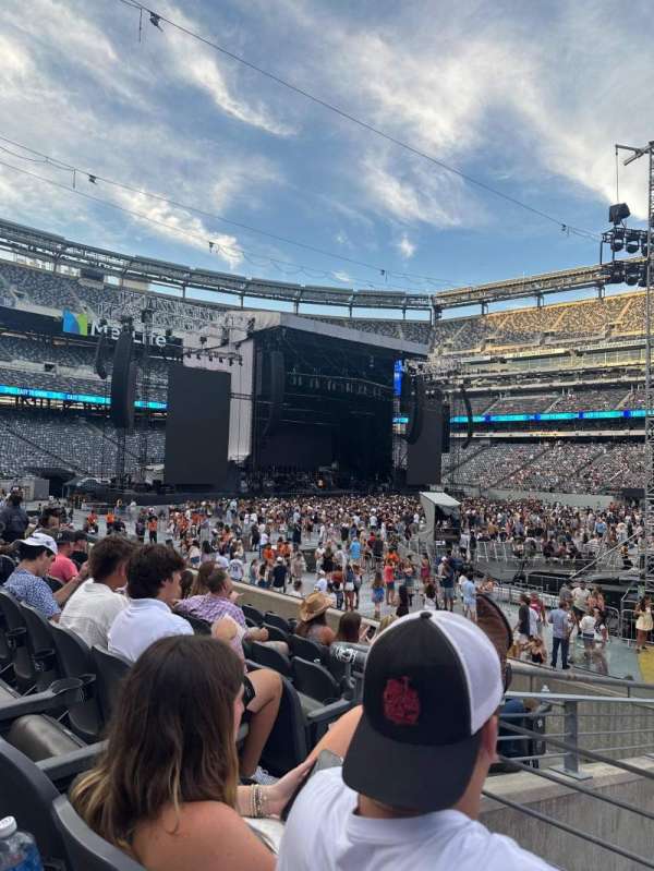 MetLife Stadium, section: 137, row: 12, seat: 2