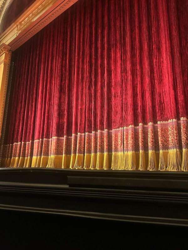 Majestic Theatre, section: Orchestra R, row: B, seat: 4