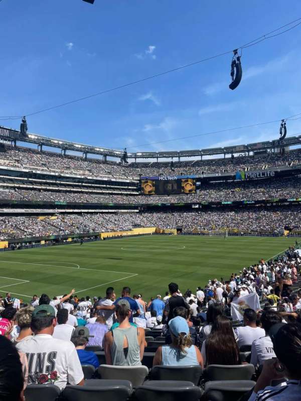 MetLife Stadium, section: 146, row: 27, seat: 14