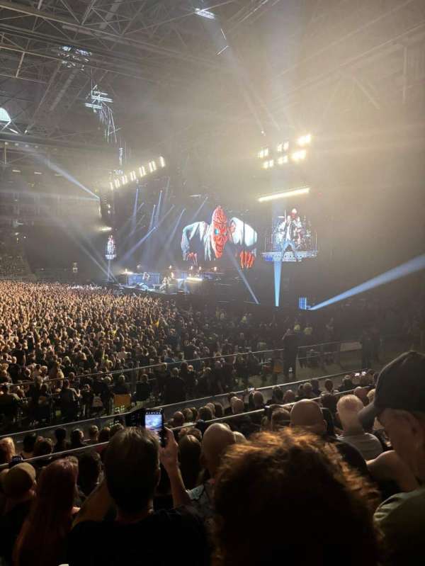 Gelredome, section: 121, row: 7, seat: 82