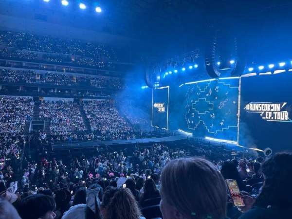 American Airlines Center, section: 106, row: V, seat: 16