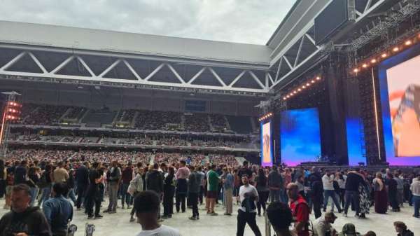 Stade Pierre Mauroy, section: F04, row: 17, seat: 46