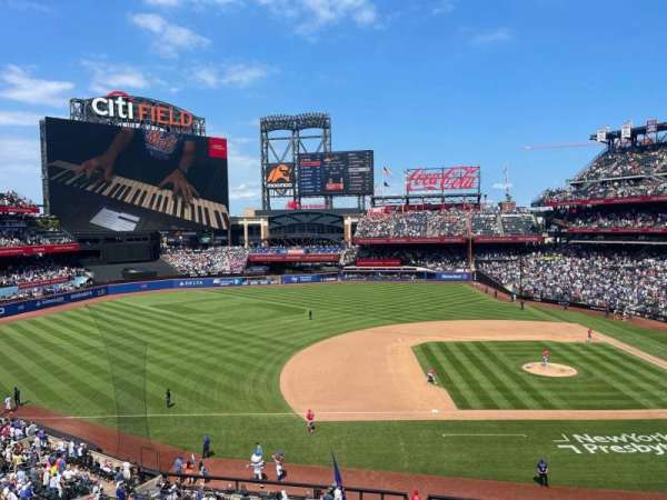 Citi Field, section: 327, row: 2, seat: 19