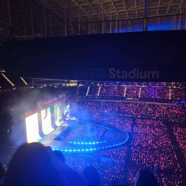 SoFi Stadium, section: 415, row: 3, seat: 6