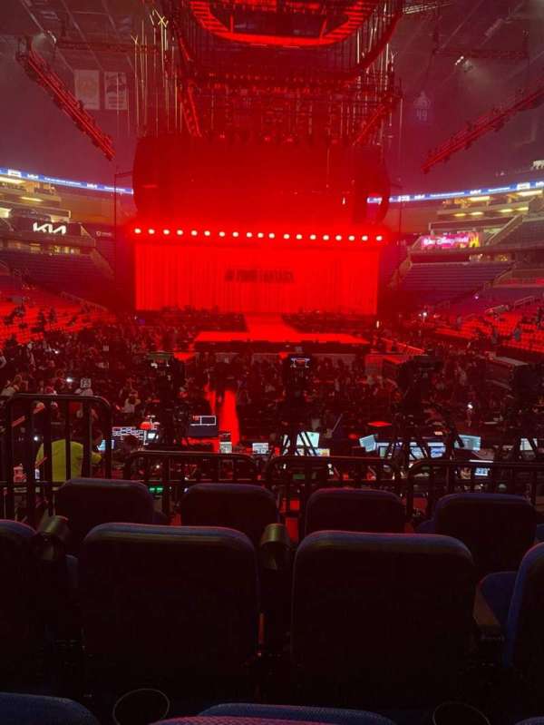 Kia Center, section: 110, row: 10, seat: 14