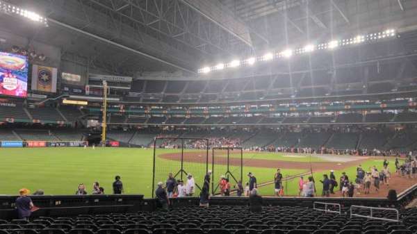 Daikin Park, section: 106, row: 18, seat: 12