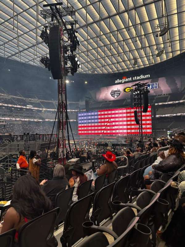 Allegiant Stadium, section: 139, row: 7, seat: 10