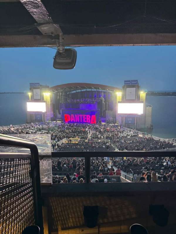 Jones Beach Theater, section: Suite 7, row: B, seat: 4