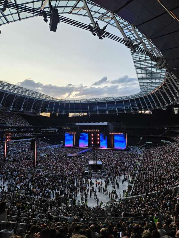 Tottenham Hotspur Stadium, section: 322, row: 46, seat: 10q
