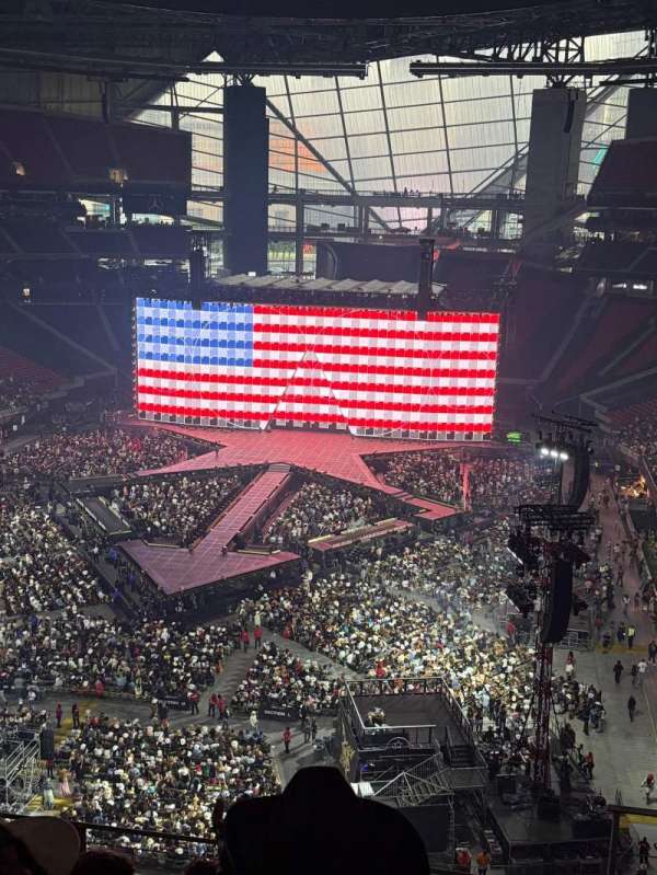 Mercedes-Benz Stadium, section: 324, row: 5, seat: 1
