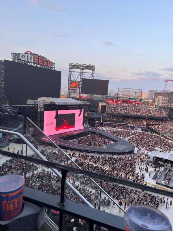 Citi Field, section: 525, row: 1, seat: 21