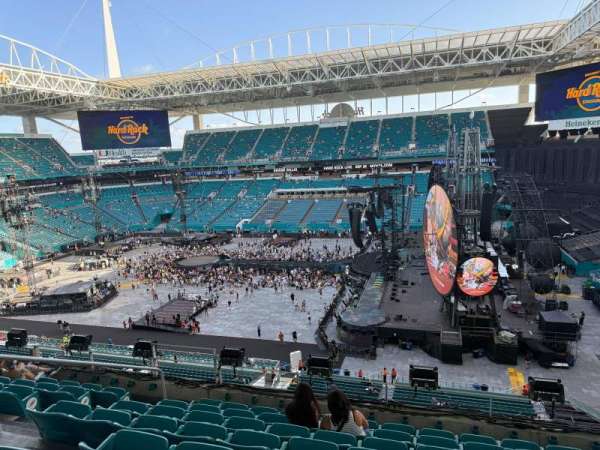 Hard rock stadium, section: 315, row: 8, seat: 17