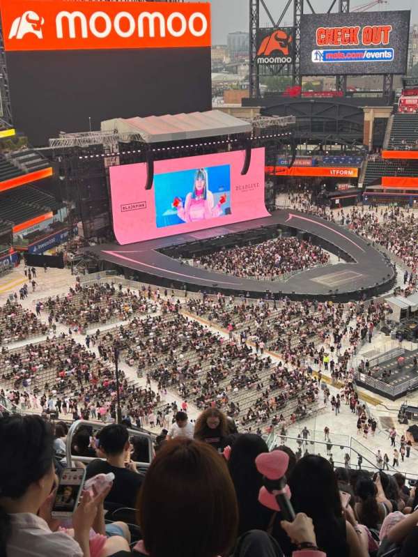 Citi Field, section: 522, row: 17, seat: 21