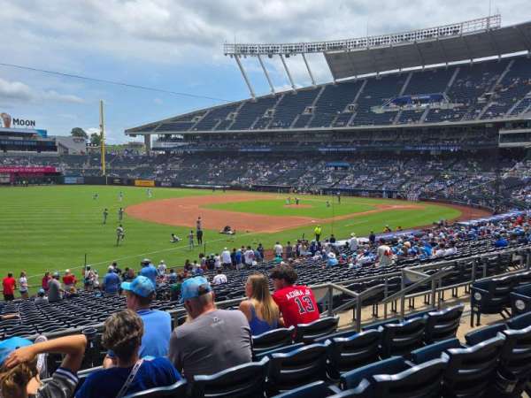 Kauffman Stadium, section: 213, row: Ee, seat: 6