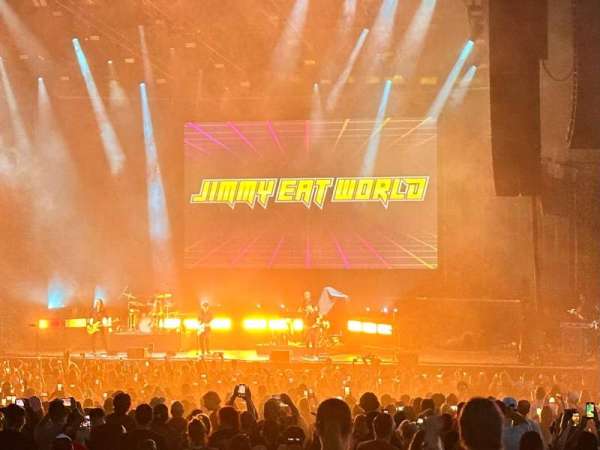 Veterans United Home Loans Amphitheater, section: 202, row: M, seat: 34