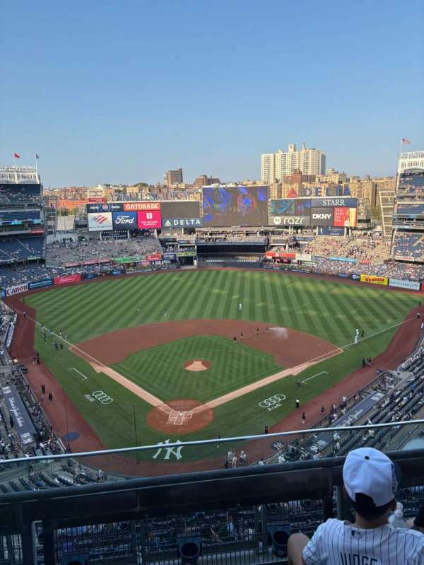 Yankee Stadium, section: 420A, row: 3, seat: 15