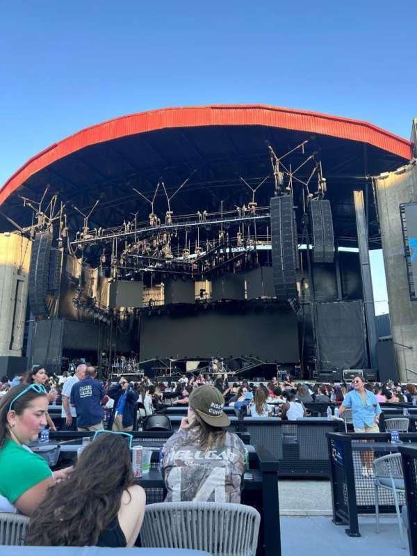 Jones Beach Theater, section: F, row: gg, seat: 18