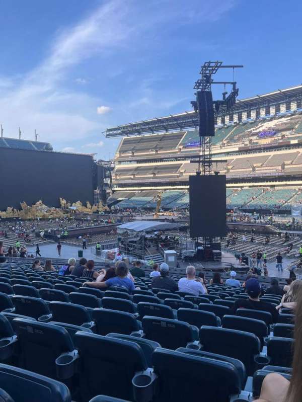 Lincoln Financial Field, section: 105, row: 26, seat: 2