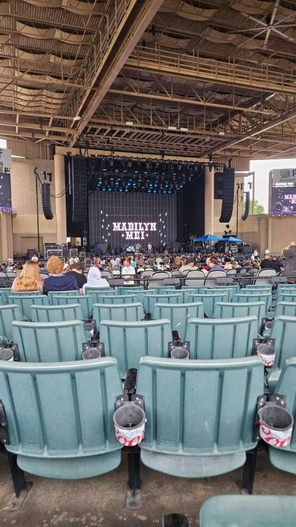Ruoff Music Center, section: E, row: M, seat: 9