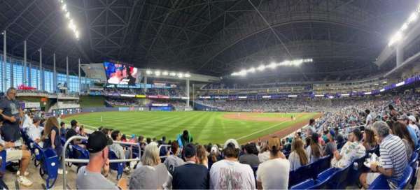 LoanDepot Park, section: 26, row: 6, seat: 13