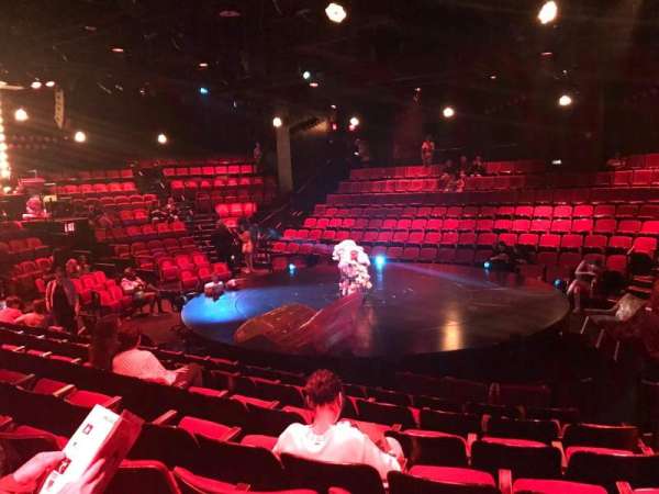 Circle in the Square Theatre, section: Orchestra 200 (Odd), row: G, seat: 205