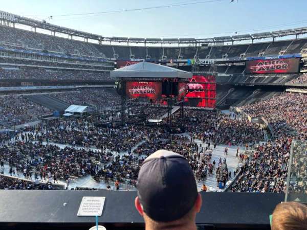 MetLife Stadium, section: 223, row: 2, seat: 2
