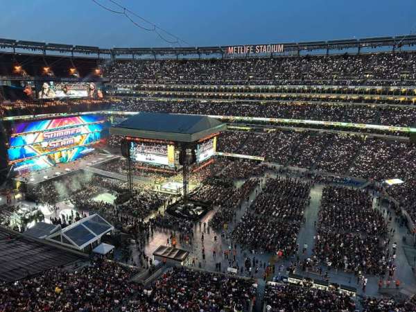 MetLife Stadium, section: 335, row: 1, seat: 19