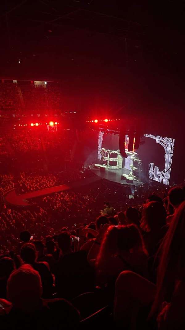 T-Mobile Arena, section: 222, row: P, seat: 8