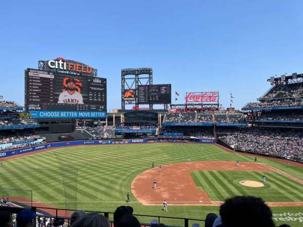 Citi Field, section: 327, row: 4, seat: 21