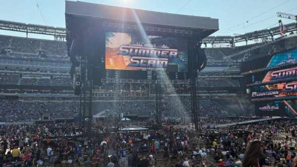 MetLife Stadium, section: 114, row: 6, seat: 4