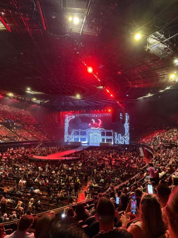 Kia Forum, section: 104, row: 10, seat: 3