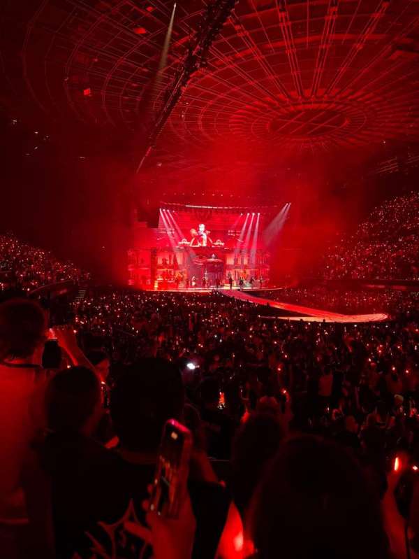 Kia Forum, section: 132, row: 4, seat: 7