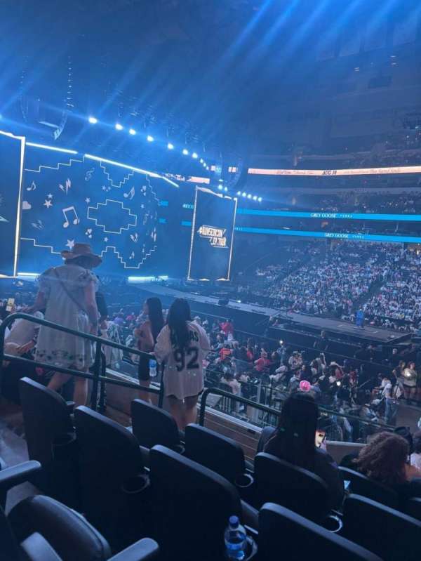 American Airlines Center, section: 118, row: O, seat: 14