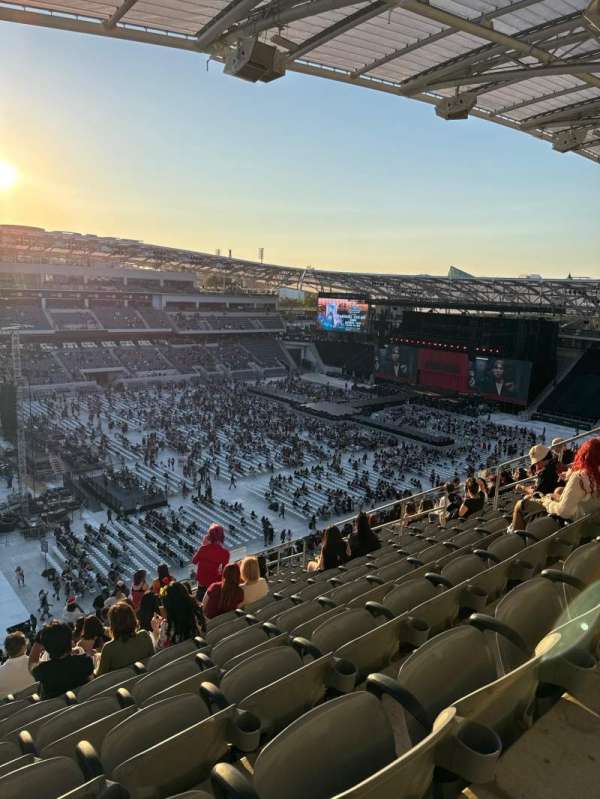 BMO Stadium, section: 216, row: Y, seat: 15