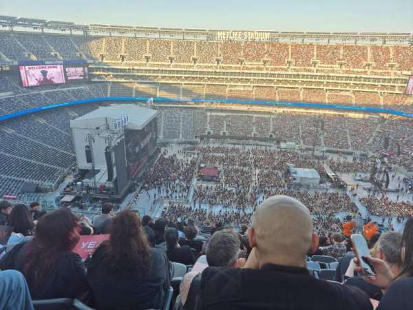 MetLife Stadium, section: 339, row: 20, seat: 16