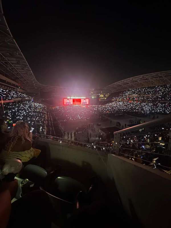 BMO Stadium, section: 225, row: B, seat: 1
