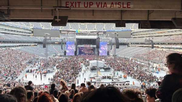 MetLife Stadium, section: 128, row: 47, seat: 6