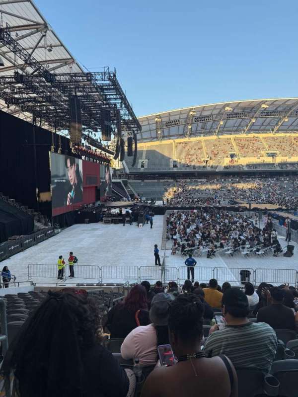BMO Stadium, section: 134, row: Q, seat: 22
