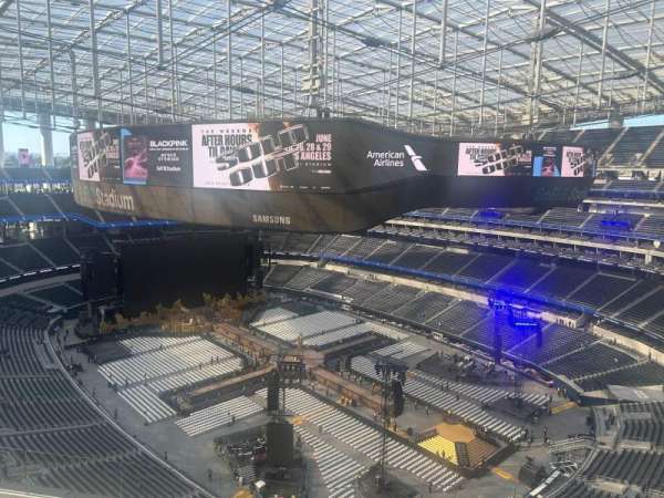 SoFi Stadium, section: 522, row: 1, seat: 14