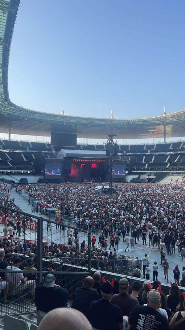 Stade de France, section: Y3, row: 28, seat: 04
