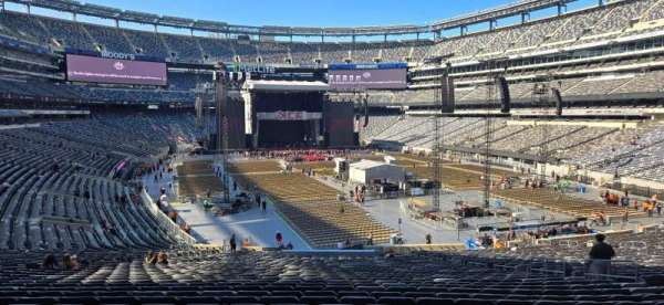 MetLife Stadium, section: 129, row: 41, seat: 11
