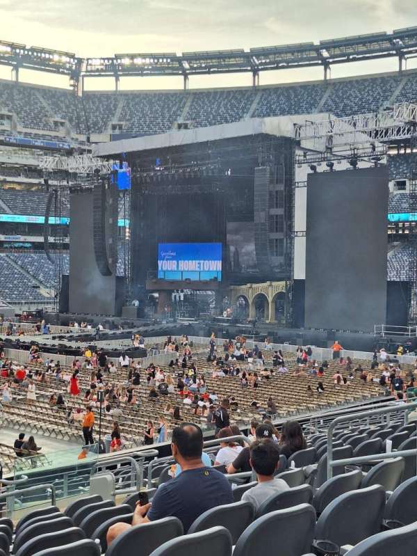 MetLife Stadium, section: 115c, row: 16, seat: 10