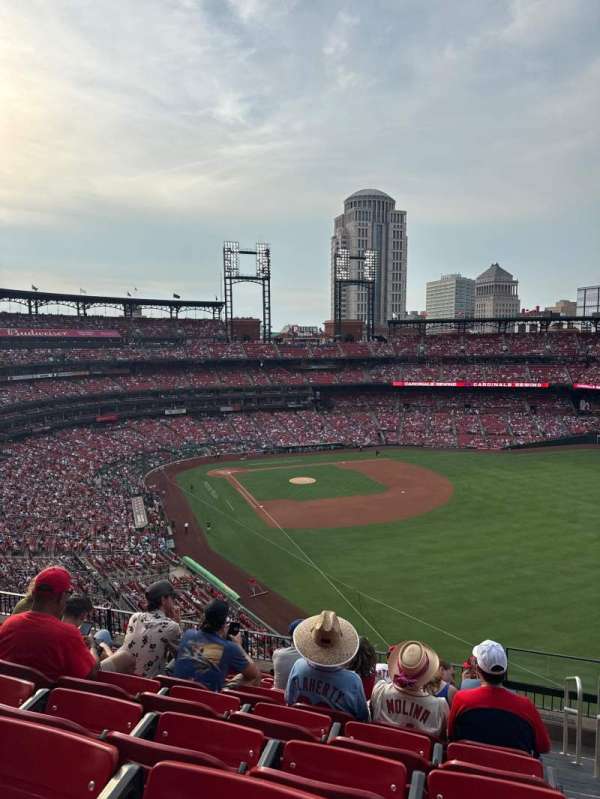 Busch Stadium, section: 332, row: 9, seat: 20