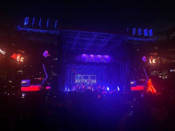 MetLife Stadium, section: Floor 4, row: 22, seat: 1